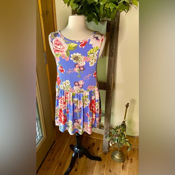 ✨Matilda Jane Floral Peplum Sleeveless Top✨ - Picture 4 of 13